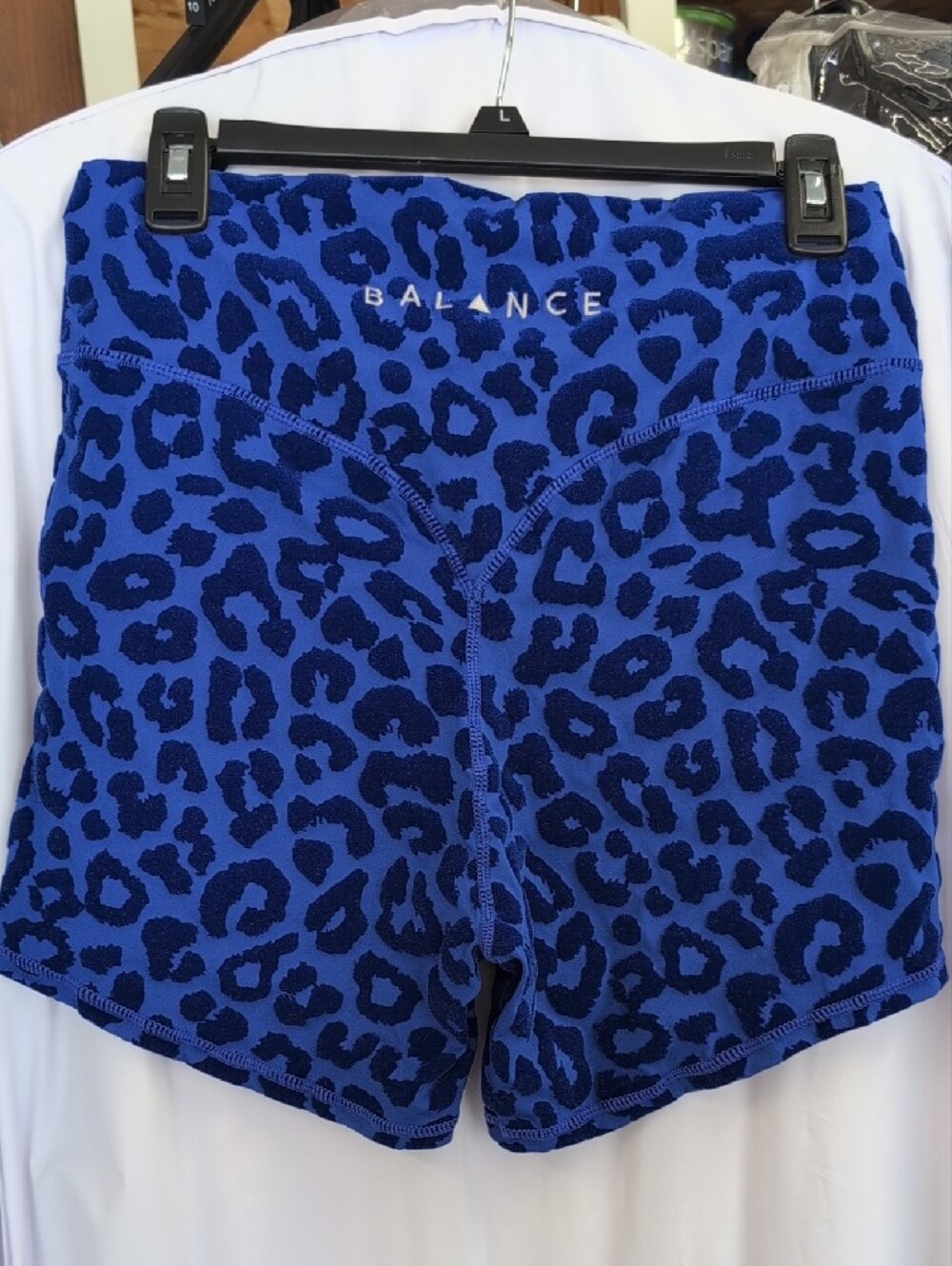 Balance - Two Piece Cheetah Blue And Black Velvet Set - Picture 4 of 6